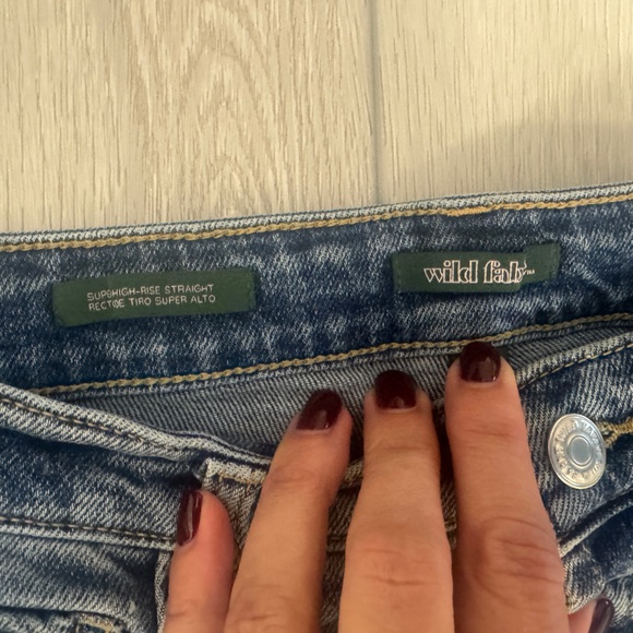 NWOT Wild Fable Super High Rise Straight Distressed Blue Jeans Size 6 - Picture 4 of 6